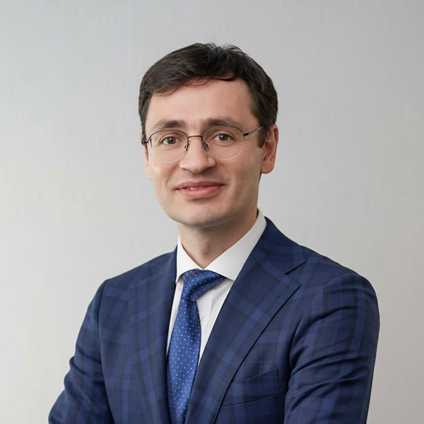 Олег Ушаков